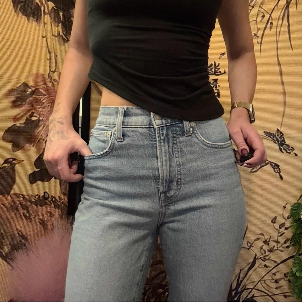Madewell The Perfect Vintage Light Wash Distressed Crop Jeans​​ - Picture 4 of 12